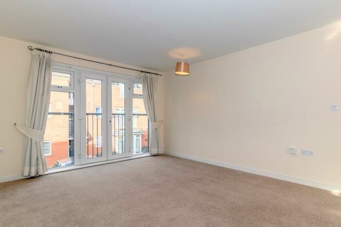 2 Bedroom Apartment To Rent In Padbury Drive, Banbury, OX16