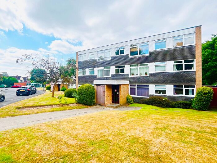 2 Bedroom Flat To Rent In Trident Close, Sutton Coldfield, B76