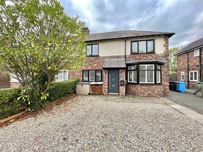 3 Bedroom Semi-detached House For Sale In Heath Road South, Runcorn, Cheshire, WA7