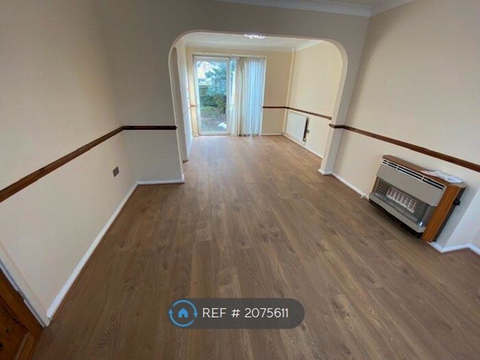 3 Bedroom Semi-Detached House To Rent In Kingfisher Road, Larkfield, Aylesford, ME20