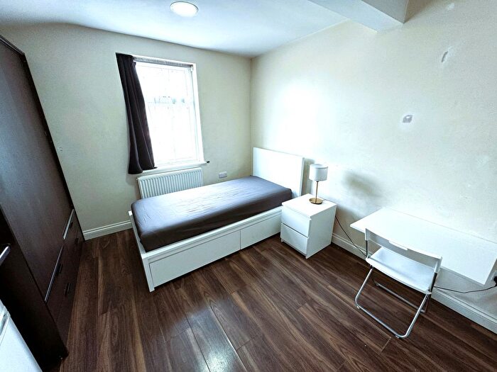 Studio To Rent In Empress Avenue, Ilford, IG1