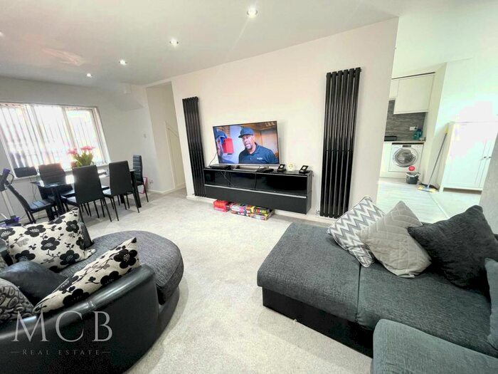 3 Bedroom Flat To Rent In Field End Road, Ruislip, Ruislip, HA4