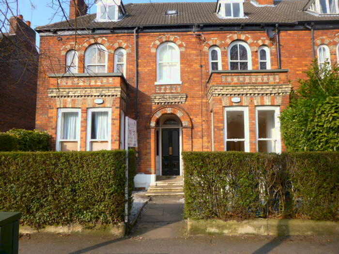 2 Bedroom Flat To Rent In Park Avenue, Hull, HU5