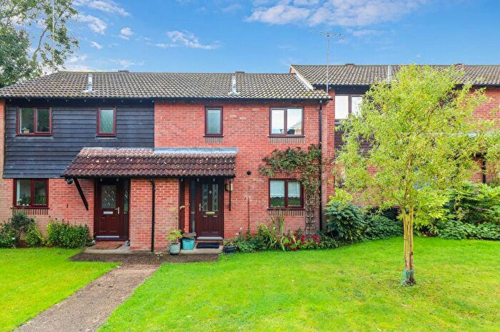 Terraced House For Sale In Goose Acre, Chesham, Buckinghamshire, HP5