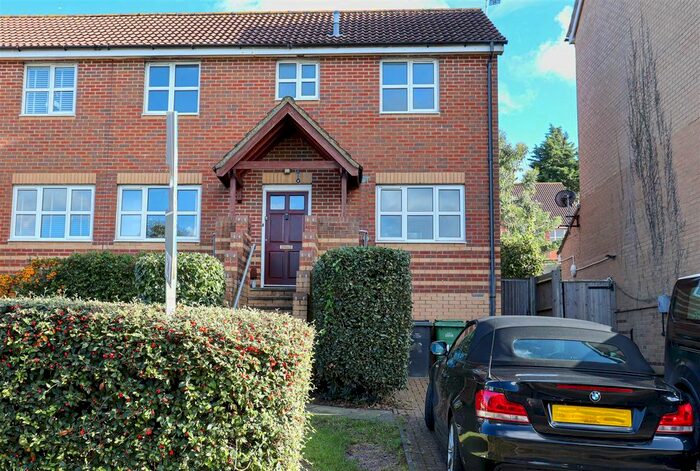 2 Bedroom Terraced House To Rent In Turnberry Close, St. Leonards-On-Sea, TN38