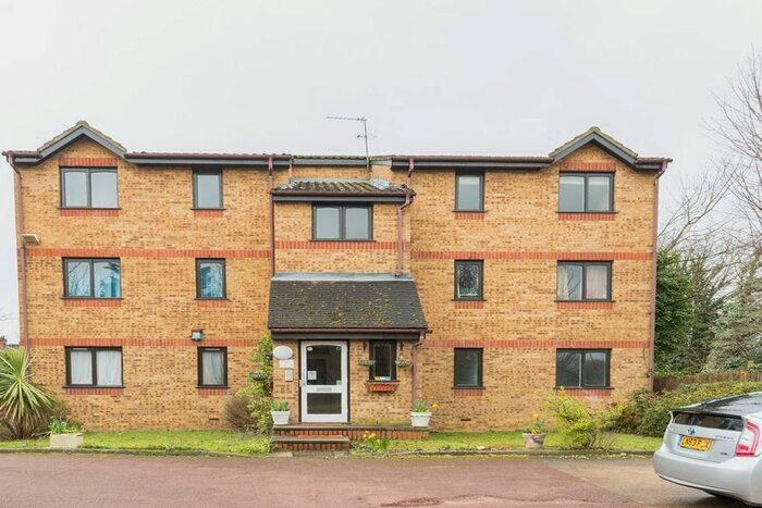 1 Bedroom Studio To Rent In Cornmow Drive, London, NW10