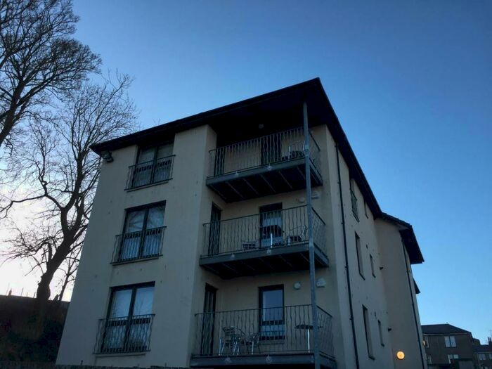 3 Bedroom Flat To Rent In Milnbank Gardens, DD1