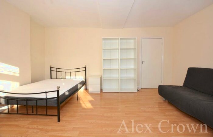 Studio To Rent In Holloway Road, Holloway, N7