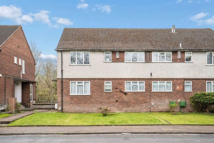 2 Bedroom Flat For Sale In Colne Mead, Mill End, Rickmansworth, WD3