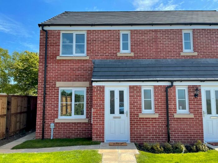 3 Bedroom Semi-Detached House To Rent In Mettam Road, Lincoln, LN5