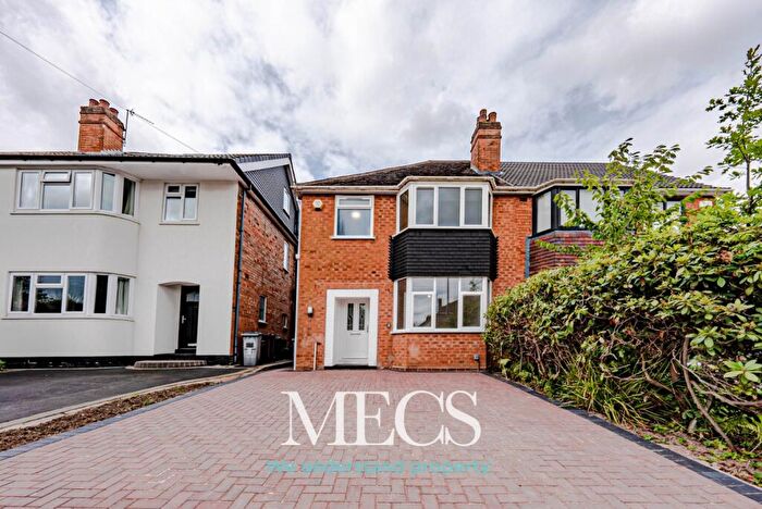 3 Bedroom Semi-Detached House For Sale In Bradbury Road, Solihull, West Midlands, B92
