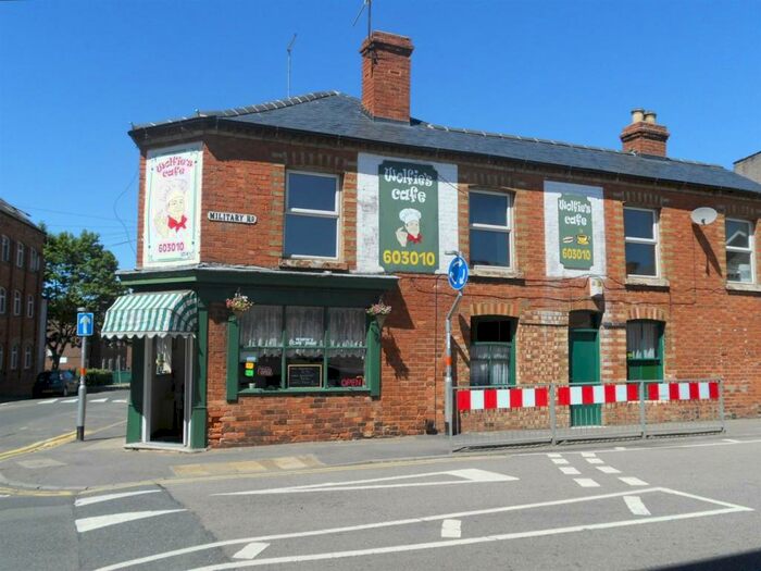 2 Bedroom Flat To Rent In Military Road, Northampton, NN1