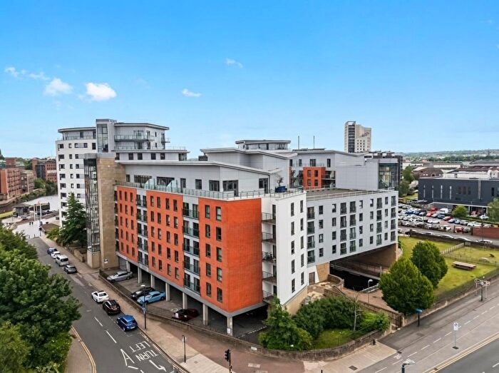 2 Bedroom Penthouse For Sale In Magellan House, Clarence Dock, Leeds, LS10