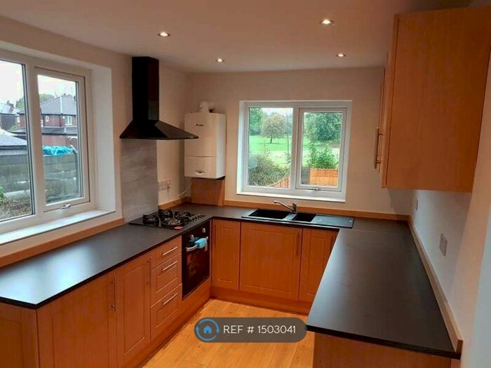 3 Bedroom Semi-Detached House To Rent In Lewis Road, Droylsden, Manchester, M43