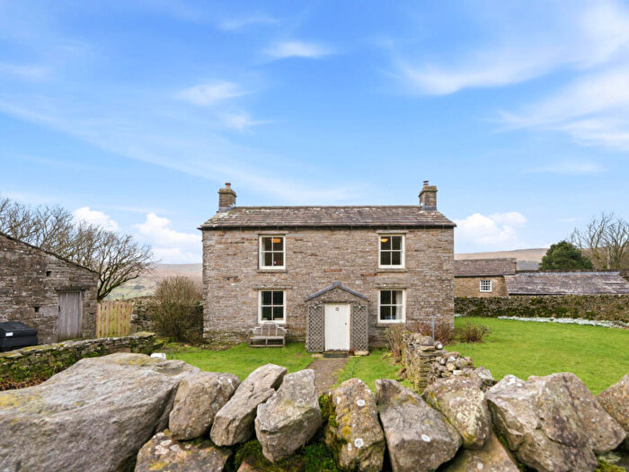 3 Bedroom Character Property For Sale In West End, Stalling Busk, DL8