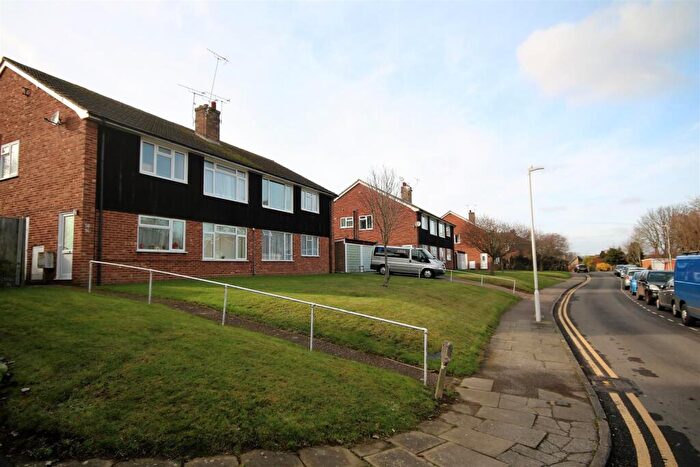 2 Bedroom Apartment To Rent In Raymond Avenue, Canterbury, CT1