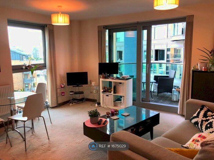 2 Bedroom Flat To Rent In Bridges Court Road, London, SW11