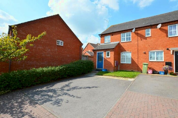 3 Bedroom End Of Terrace House To Rent In Lilly Hill, Olney, MK46