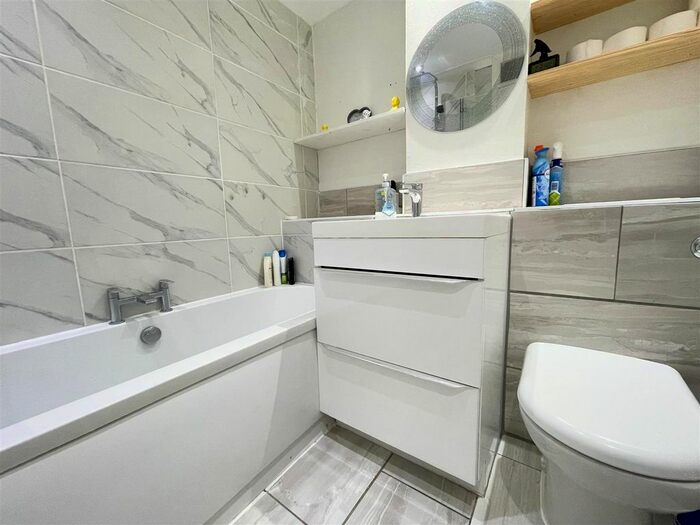 2 Bedroom Property To Rent In Burns Place, Tilbury, RM18