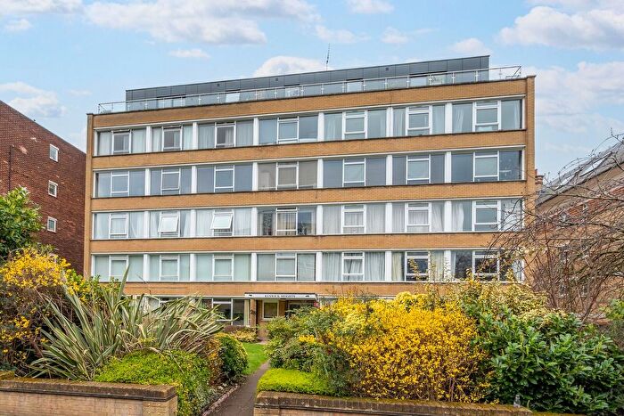 2 Bedroom Flat To Rent In Keswick Road, East Putney, London, SW15