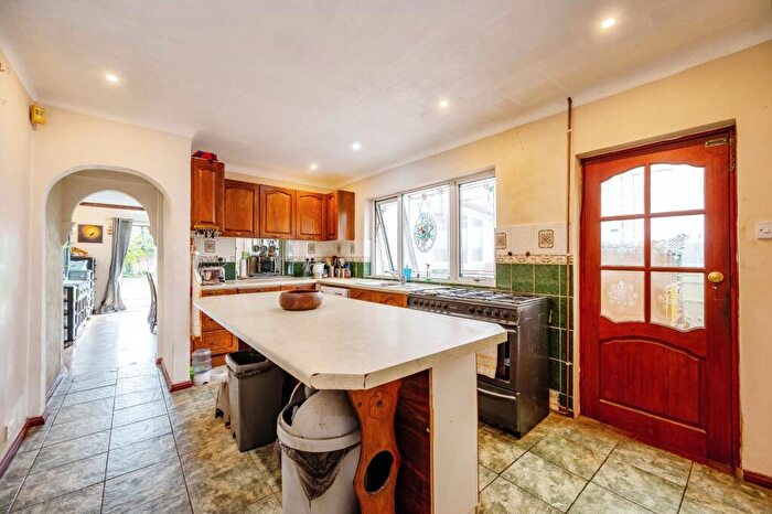 5 Bedroom Detached House For Sale In Manor Way, Hayling Island, Hampshire, PO11