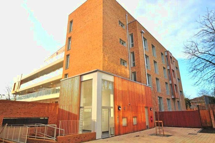 2 Bedroom Apartment To Rent In Medway House, Kidwells Close, Maidenhead, Berkshire, SL6