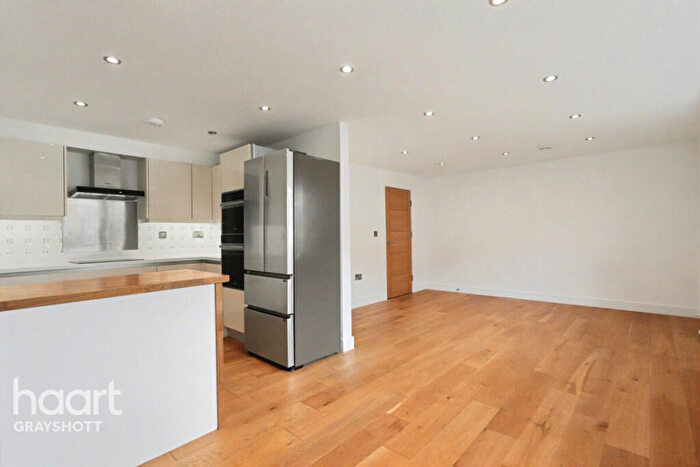 1 Bedroom Apartment For Sale In Weydown Road, Haslemere, GU27