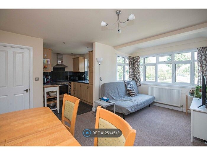 1 Bedroom Flat To Rent In Rosewood, Woking, GU22
