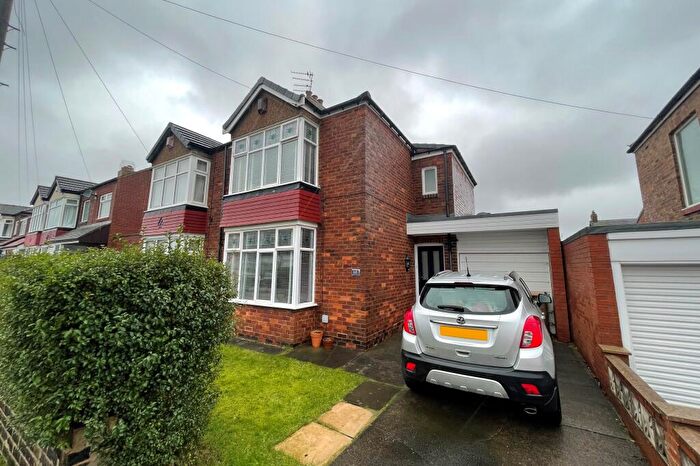 2 Bedroom Semi Detached House For Sale In Thorntree Drive, West Monkseaton, Whitley Bay, NE25