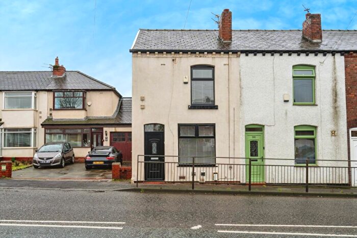 2 Bedroom End Of Terrace House For Sale In Park Road, Westhoughton, Bolton, Greater Manchester, BL5