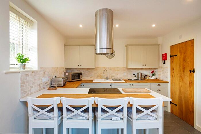 3 Bedroom Garage / Parking To Rent In White Dove, Dove House Farm, Blythe Bridge Road, Caverswall, Stoke On Trent, Staffordshire, ST11