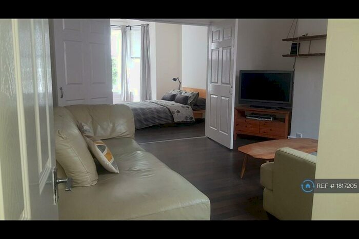 1 Bedroom Flat To Rent In Back Kendal Lane, Leeds, LS3