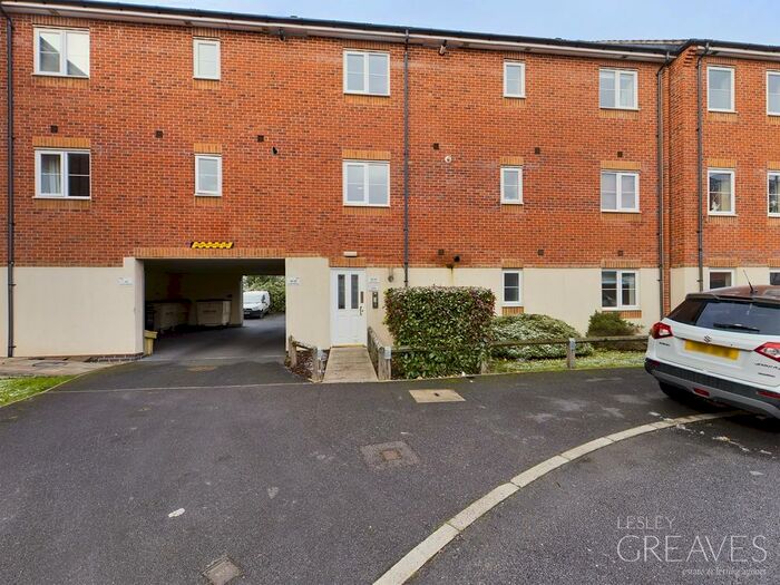 2 Bedroom Ground Flat To Rent In Shaw Gardens, Gedling, Nottingham, NG4