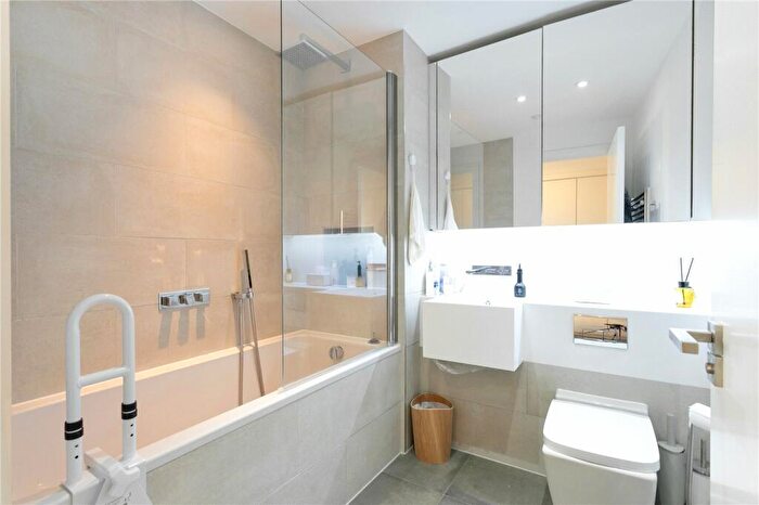 1 Bedroom Apartment For Sale In Gunthorpe Street, London, E1