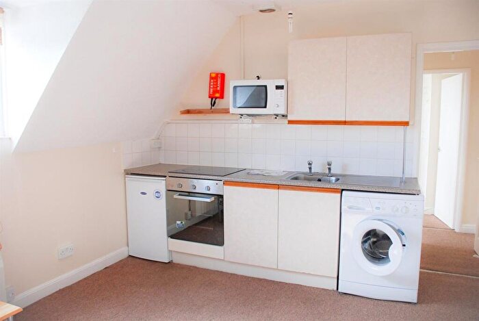 1 Bedroom Apartment To Rent In Hallamgate Road Flat, Broomhill, S10