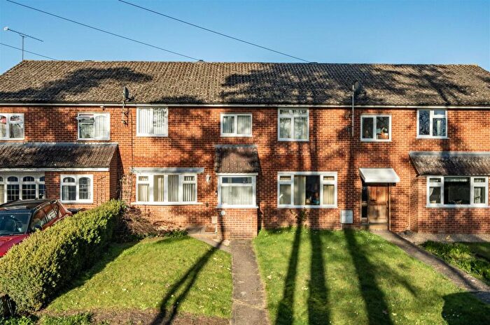 3 Bedroom Terraced House For Sale In Blagrove Lane, Wokingham, Berkshire, RG41