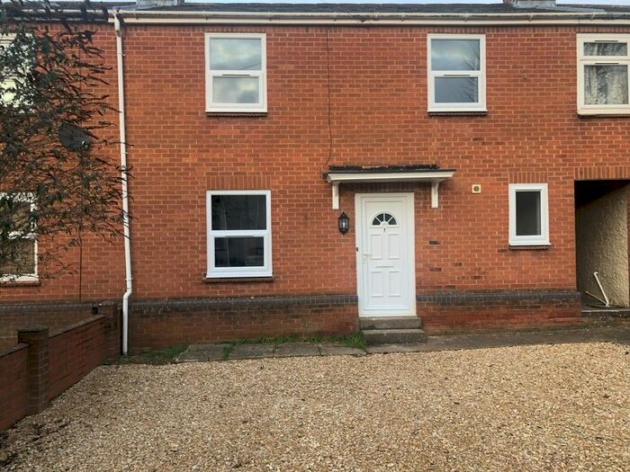 3 Bedroom Semi-Detached House To Rent In Easington Road, Banbury, OX16