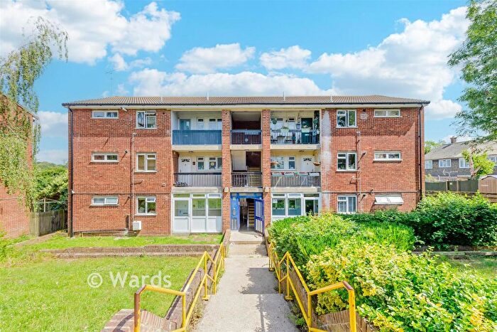 3 Bedroom Apartment For Sale In Stonewood, Bean, Dartford, Kent, DA2