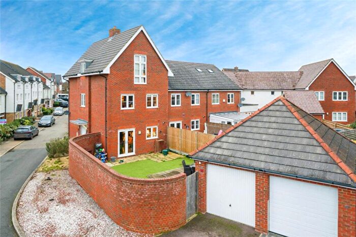4 Bedroom End Of Terrace House For Sale In Pershore Way, Aylesbury, Buckinghamshire, HP18
