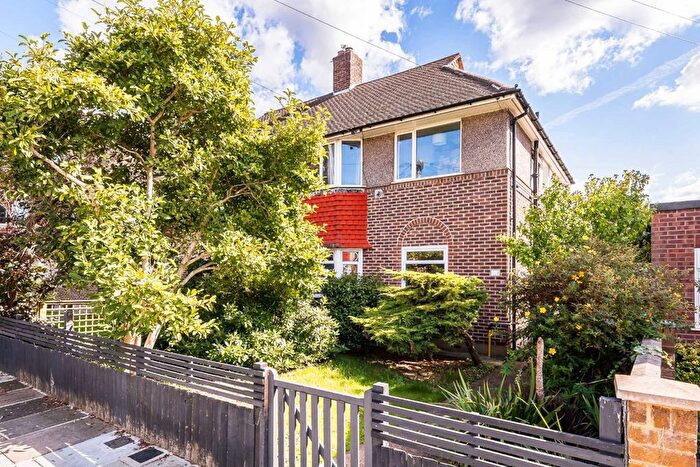 2 Bedroom Flat To Rent In Selkirk Road, Twickenham, TW2