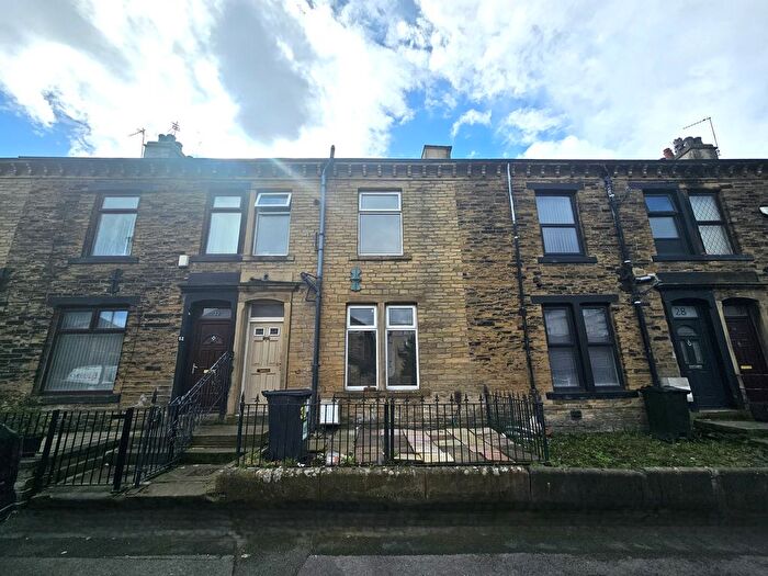 2 Bedroom Terraced House To Rent In St. Marys Road, Bradford, BD4