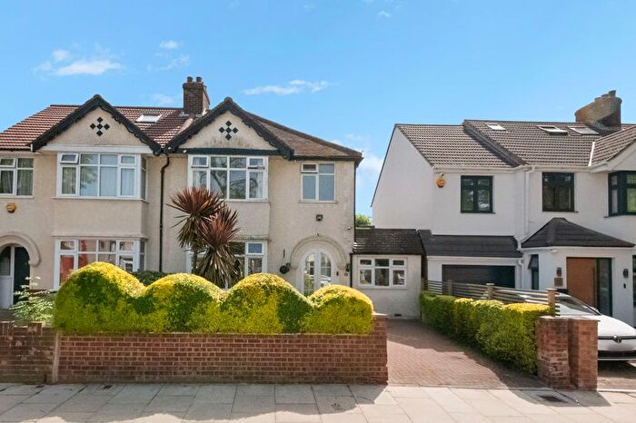 4 Bedroom Semi-Detached House For Sale In Dorchester Road, Northolt, UB5