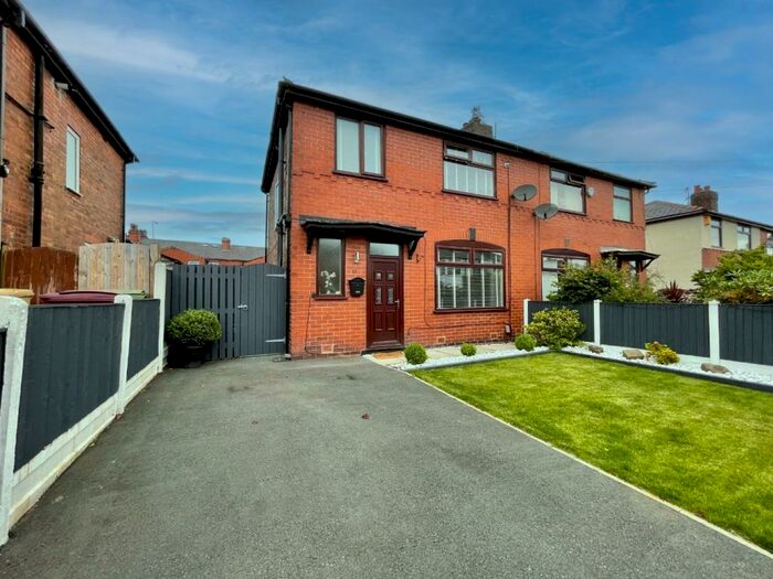 Houses for sale & to rent in BL3 4LF, Hulton Lane, Hulton Bolton