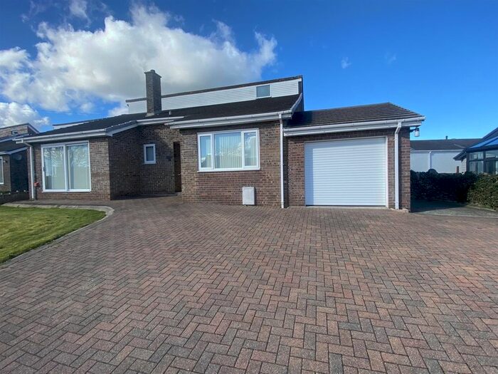 3 Bedroom Detached Bungalow For Sale In Glanllyn, Ffordd Caergybi, Llanfairpwllgwyngyll, LL61