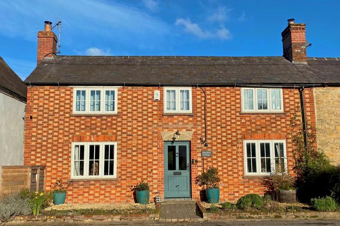 4 Bedroom Property For Sale In School Lane, Stadhampton, Oxford, OX44