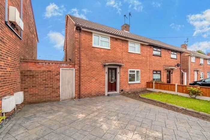 3 Bedroom Semi-Detached House To Rent In Rudge Avenue, Wolverhampton, West Midlands, WV1