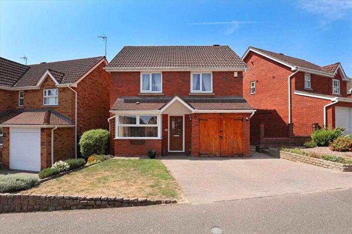 3 Bedroom Detached House For Sale In Cornfield Way, Burton Latimer, NN15