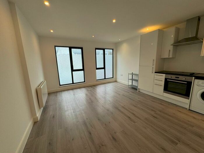 1 Bedroom Flat To Rent In Sheila Court Cranbrook Mews, E17