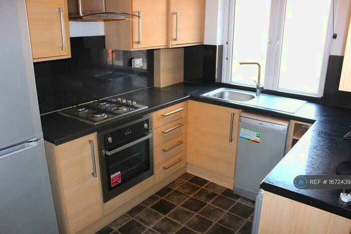 2 Bedroom Maisonette To Rent In Greenhill Way, Harrow, HA1