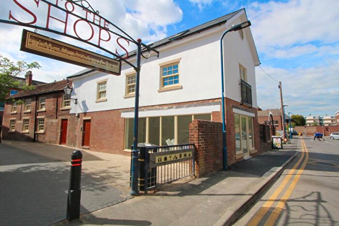 1 Bedroom Apartment To Rent In Chapel Street, Petersfield, Hampshire, GU32